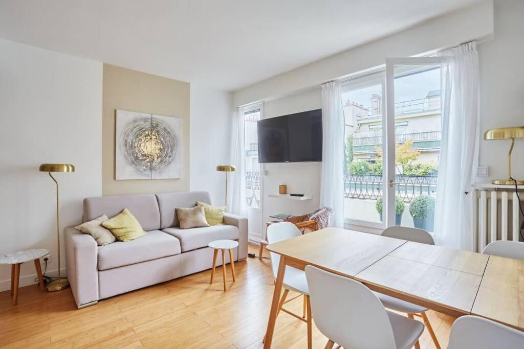 Rent A Room Apartments - Degas Parigi Esterno foto