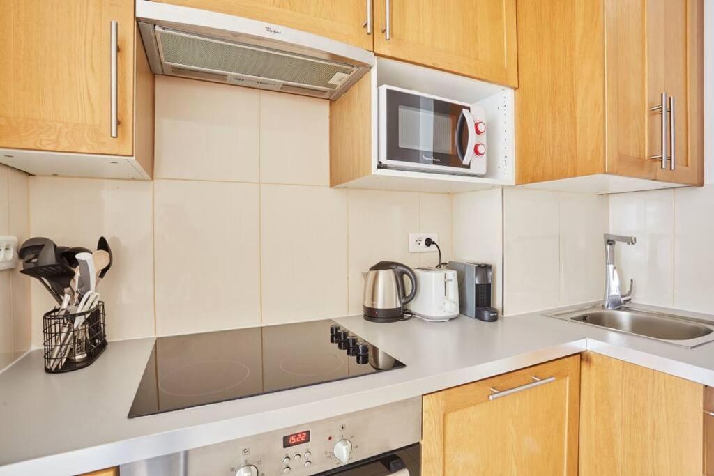 Rent A Room Apartments - Degas Parigi Esterno foto