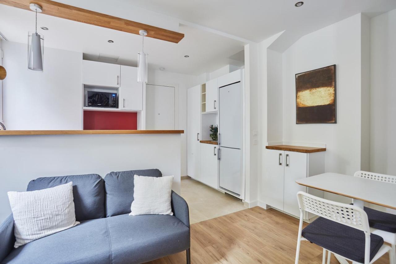 Rent A Room Apartments - Degas Parigi Esterno foto